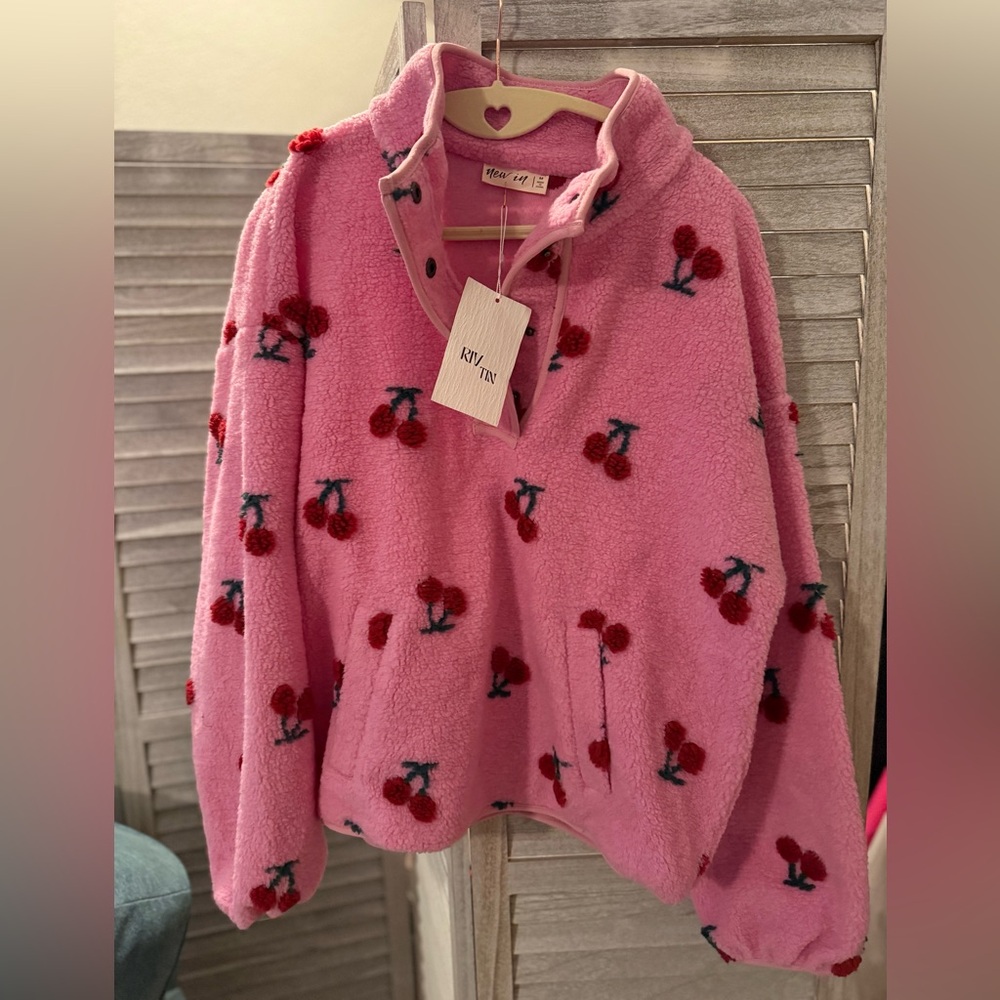 New In pink cherry fleece pullover